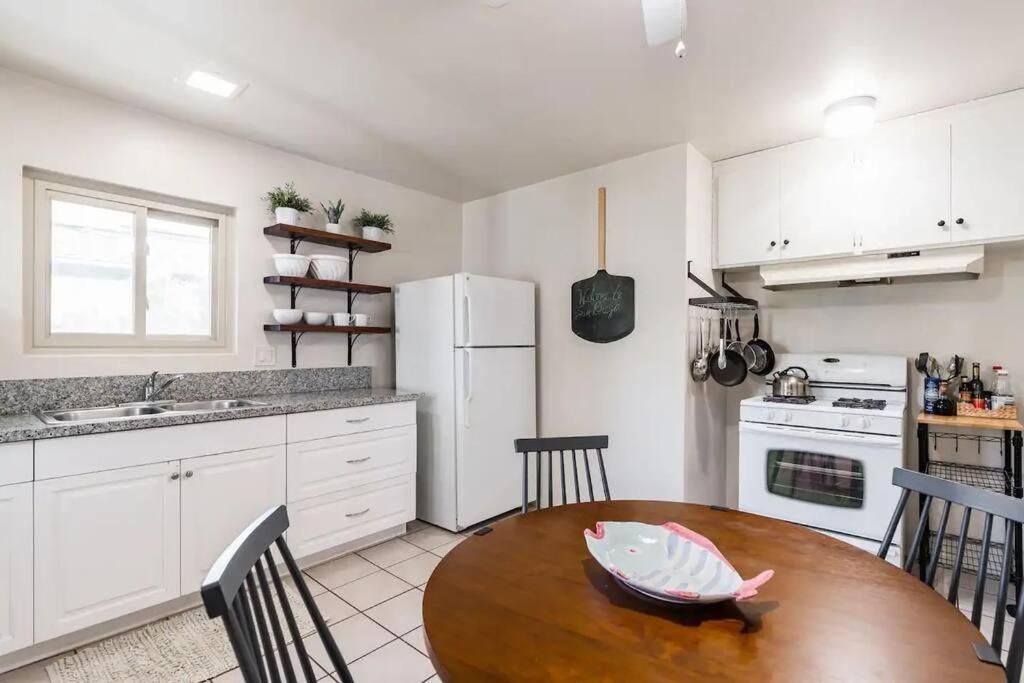 Casa Italia -2Br- Free Driveway Parking For 2 Cars Apartment ซานดิเอโก ภายนอก รูปภาพ